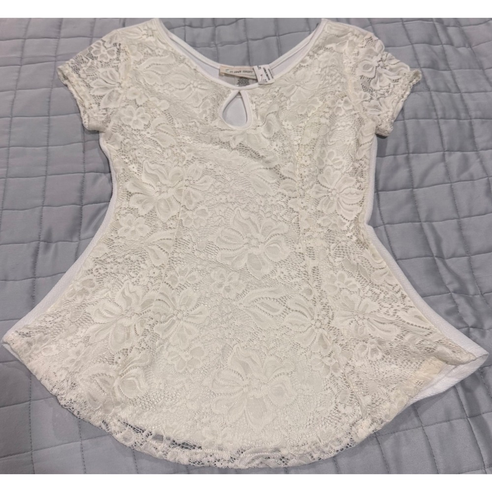 23 Love Street Women White Floral Lace Cap Sleeve Peplum Top M Fairy Cottgecore